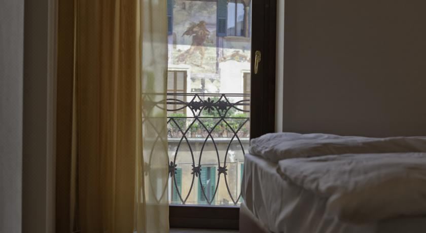 一卧室公寓（带阳台）