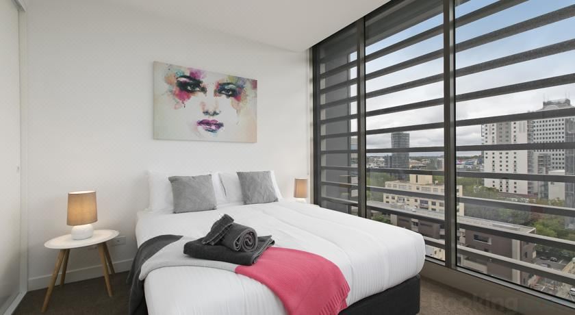 Complete Host Monarc Apartments Apartment