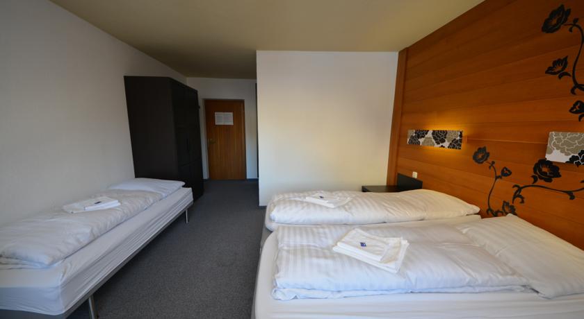 三人房（带独立浴室）