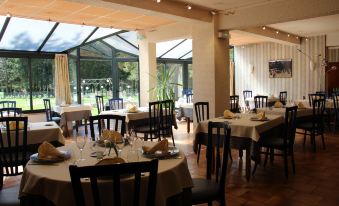 Hôtel Restaurant Logis la Méridienne - Housity
