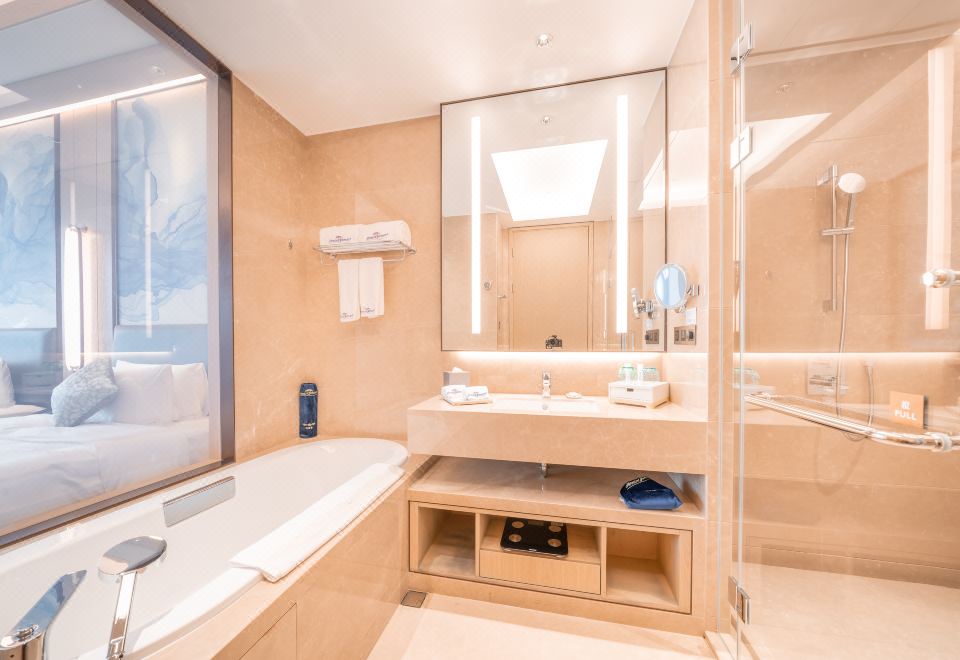 豪华湖景双床房（民歌湖夜景）