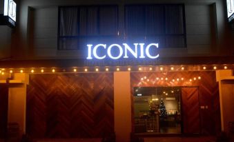 Iconic Suites & Pods Hotel