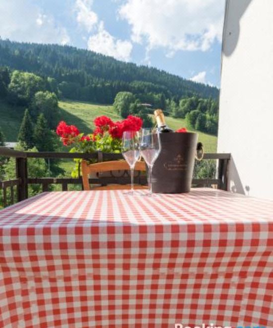 Chalet Bluebell Family Room