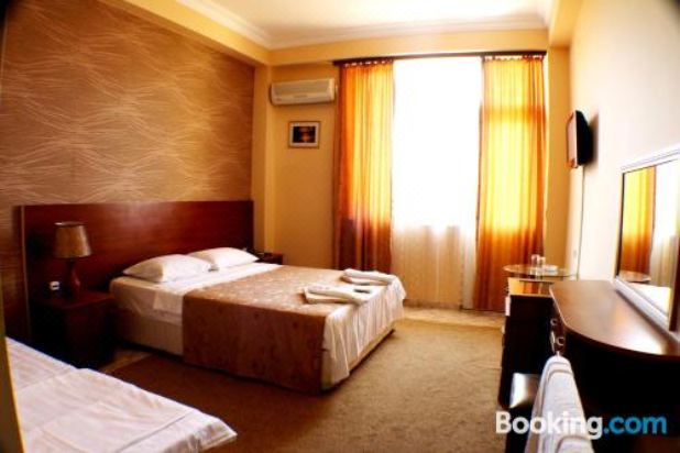 豪华双人床房（带加床）