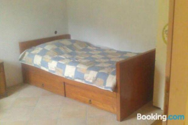 带露台的双卧室海景公寓