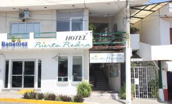 Hotel Puerto Piedra