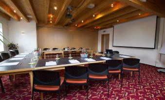 Hotel Parqeo im A66 - Housity