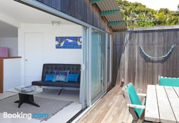 The Nikau Loft Apartment with Sea View