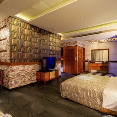 凱撒王雙人房 台南國妃鷹堡健康館優惠