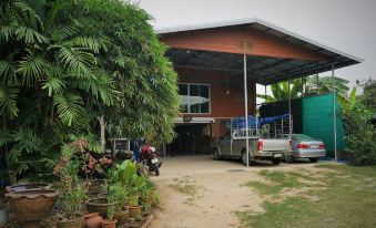 Chalong Homestay