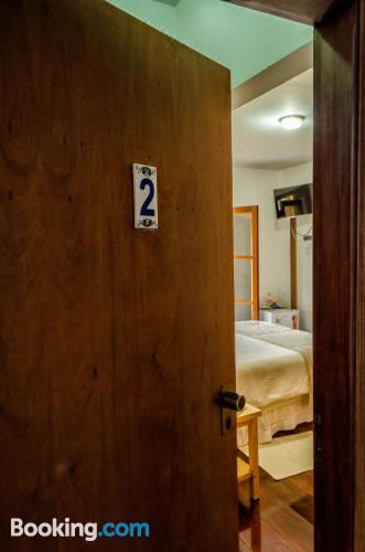 带山景的双人间