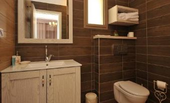 White Suites - Housity