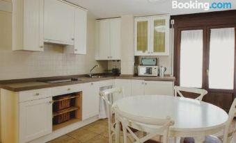 Apartamentos Rurales El Rapallo - Housity