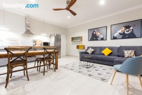 Appartement Vue Mer, Suquet et Palais Avec Parking Apartment with Sea View