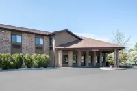 Quality Inn & Suites Sun Prairie Madison East Hotels in 