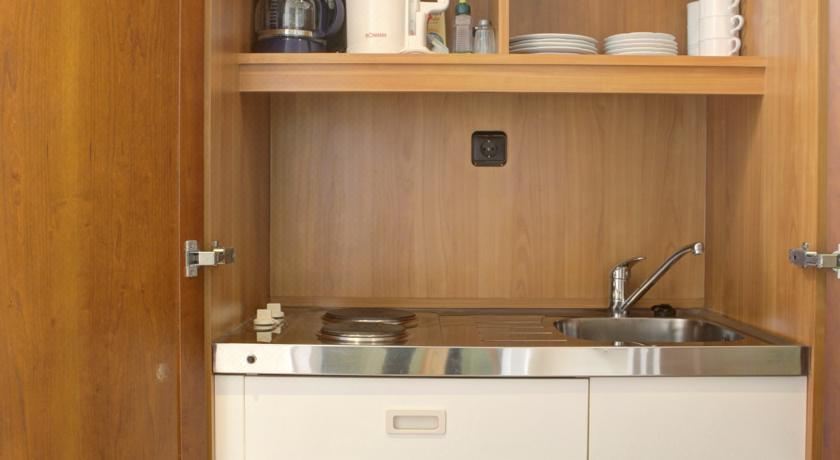 带阳台的家庭公寓-森林侧