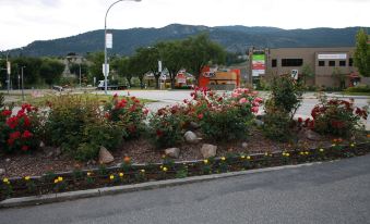 Sahara Courtyard Inn Penticton