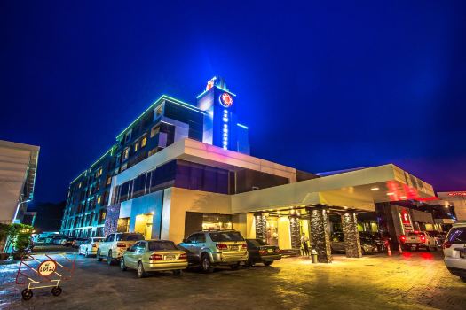 โรงแรม นิว แทรเวิลลอด์จ