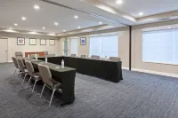 Holiday Inn Express & Suites CORONA by IHG