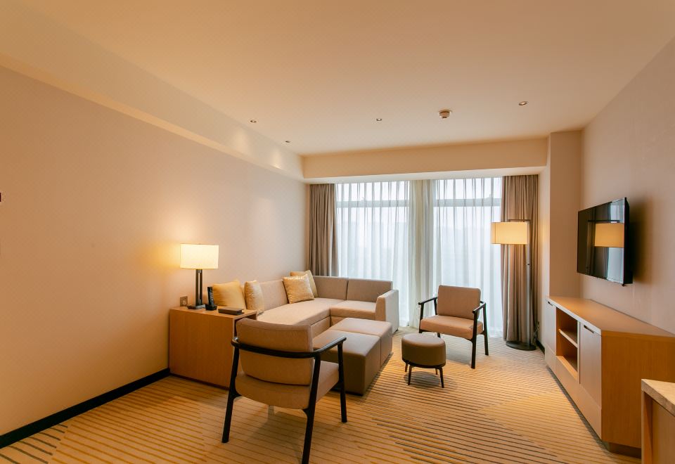 Hyatt Place Chengdu Pebble WalkSuite King Bed With Sofa Bed