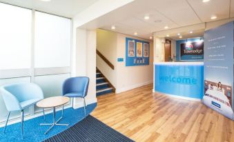Travelodge Kinross M90 - Housity
