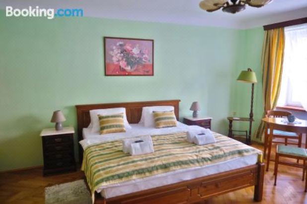 双人房（带梳化床）