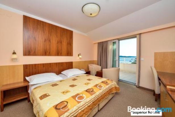 海景阳台高级双人间或双床间