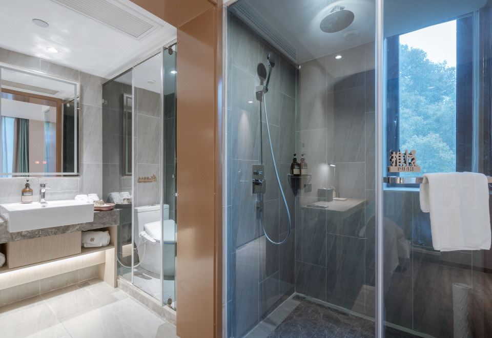 樂享大床房+恒溫智能馬桶