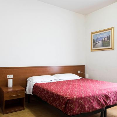 三人房 斯特隆伯利飯店優惠