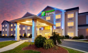 Holiday Inn Express & Suites Gibson