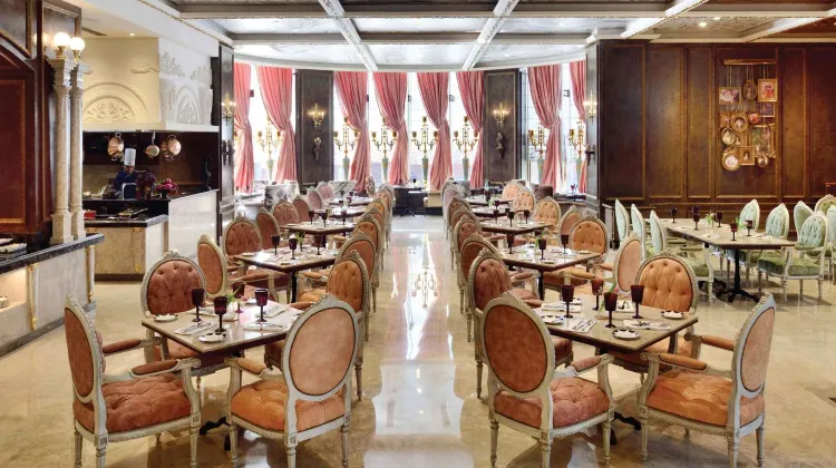 Radisson Blu MBD Hotel Noida Dining/Restaurant