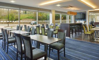 Holiday Inn Express Cambridge-Duxford M11, Jct.10