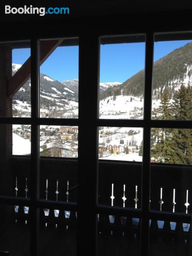 带阳台和露台的双卧室公寓