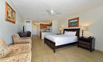 Lahaina Shores #425 - Studio Condo by RedAwning