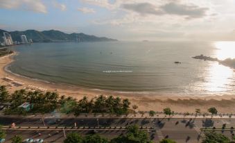 Handy Beachfront Apartment - Muong Thanh Vien Trieu Building