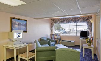 Quality Inn & Suites Near Nas Fallon