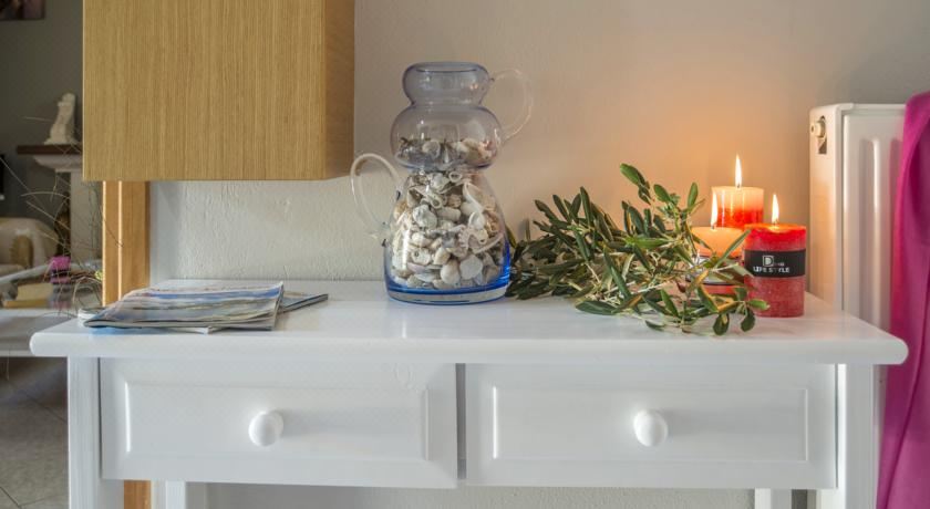 双卧室小屋，设有私人游泳池