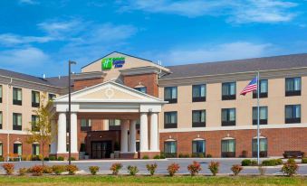 Holiday Inn Express & Suites Morris