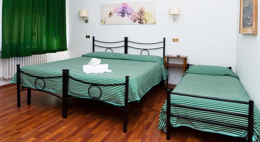 双人房（带独立浴室）