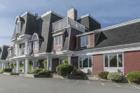 Inn on the Lake