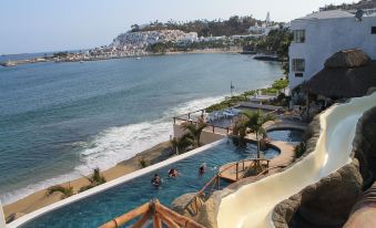 Villas del Palmar Manzanillo with Beach Club