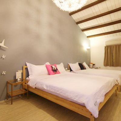 Six-Person Room Grass Promo Code