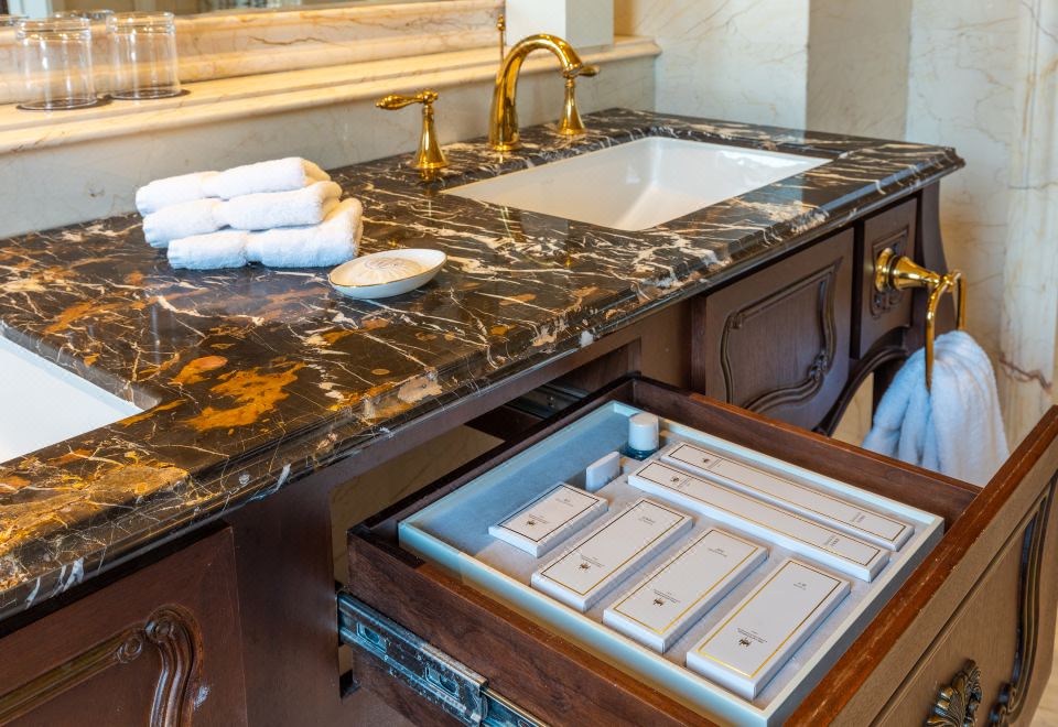 the Castle Hotel, A Luxury Collection HotelDeluxe Mountain-view Twin Room