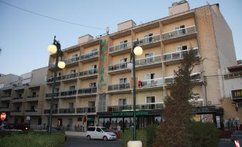 Mavina Hotel & Apartments