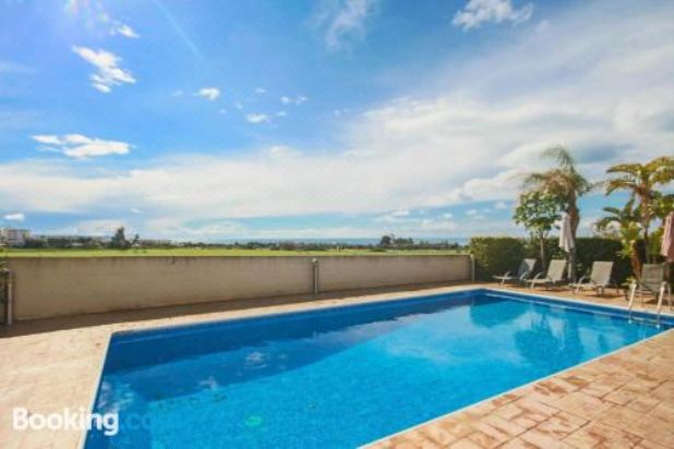 三卧室别墅 - 带私人泳池