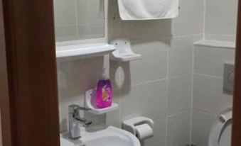 Ayatekla Hotel - Housity
