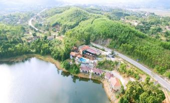 Phong Nha Lake House Resort