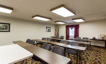 Coratel Plus Suites Wichita West Airport