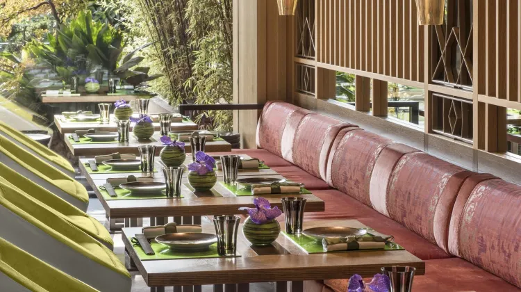 ホテル メトロポール モンテカルロ 食事・レストラン