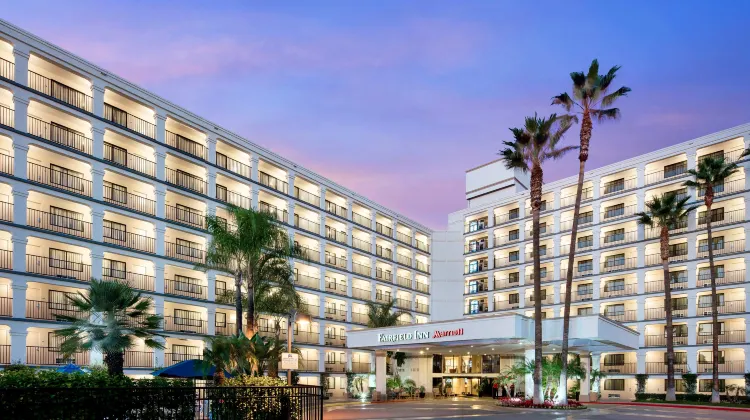 Fairfield by Marriott Anaheim Resort Exterior